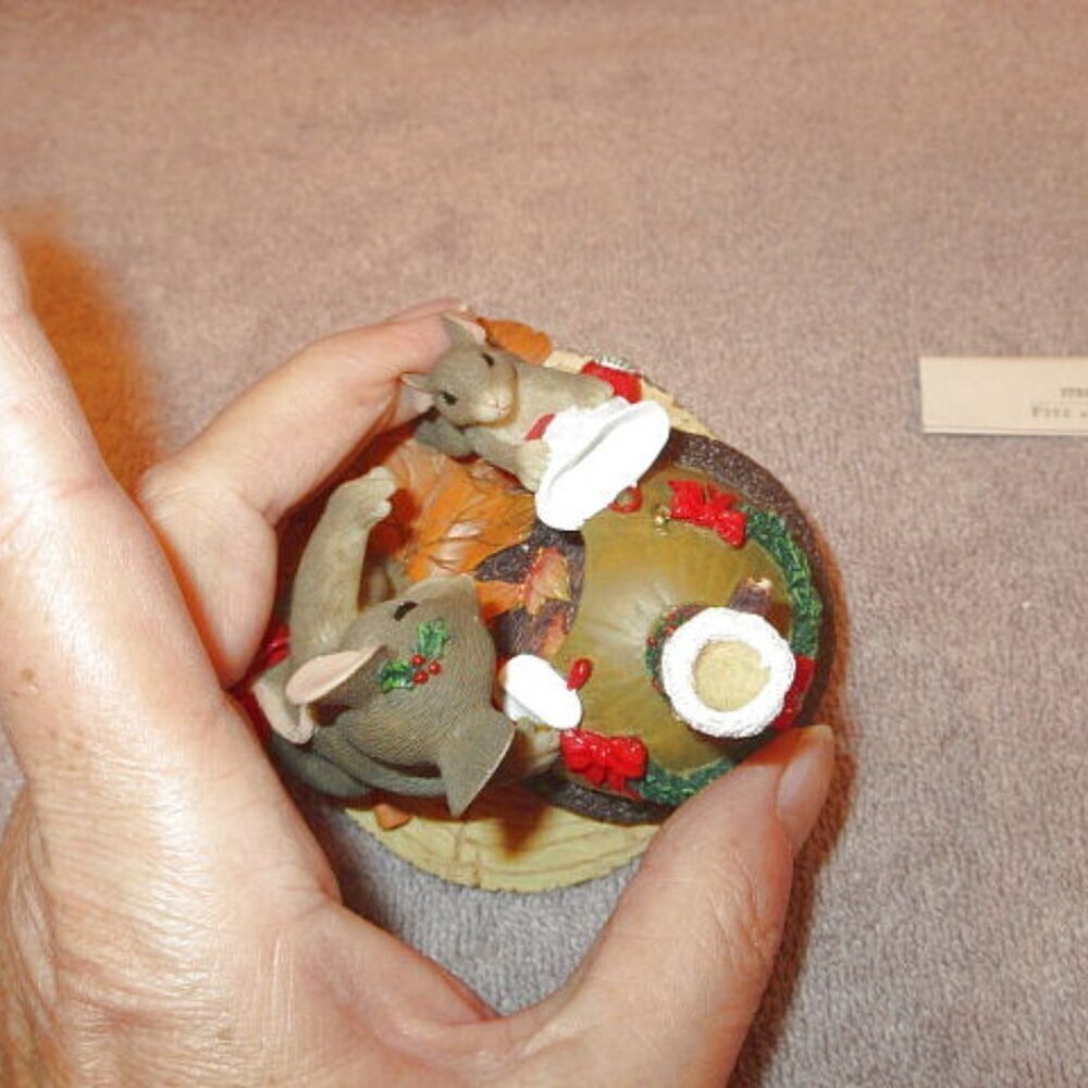 Charming Tails Christmas Stockings Were Hung Figurine Fitz And Floyd Holiday Box - Picture 6 of 12